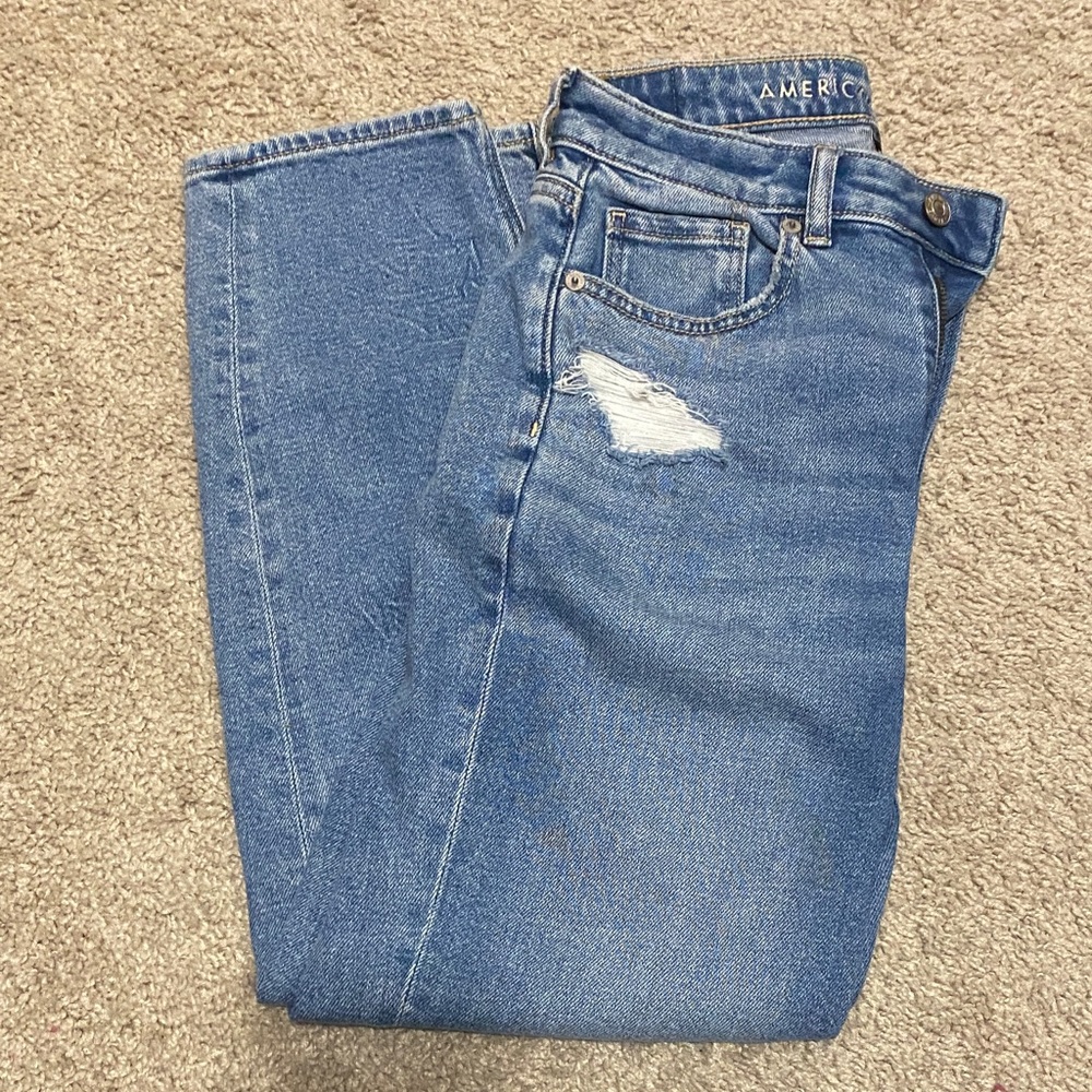American Eagle Mom Straight Jeans
